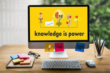 女生成考大专学什么专业好 怎么选择