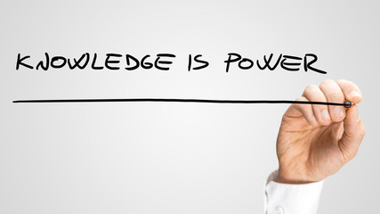 女生成考大专学什么专业好 怎么选择