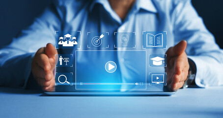 从昆明到福建坐火车到多少个小时？