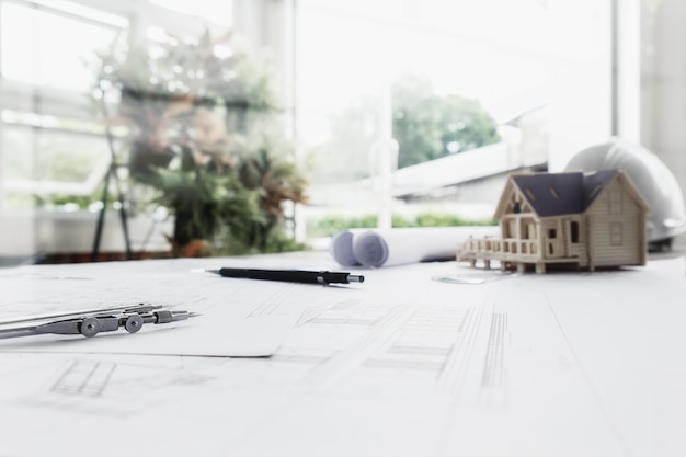 女生成考大专学什么专业好 怎么选择