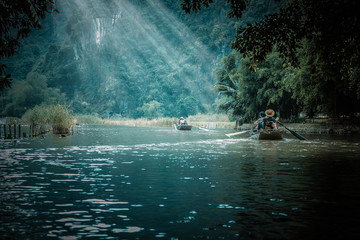 女生成考大专学什么专业好 怎么选择